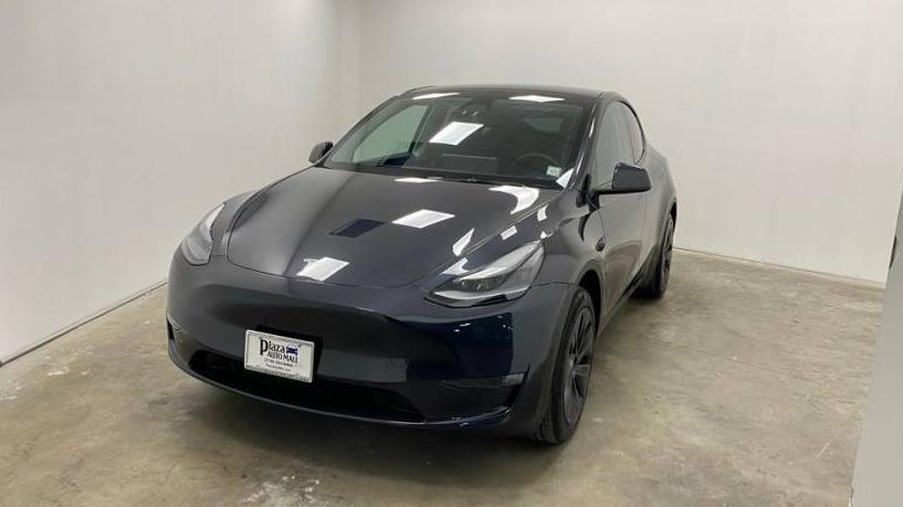 TESLA MODEL Y 2025 7SAYGAEE7SF215133 image